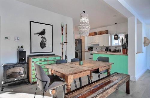 Saint-Raymond Ski Chalet | Lakefront Chalet Hot Tub & Fire Pit Sleeps 6