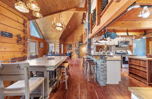 Southmont House | Lakefront house in Lexington:Fishing,Boating & BBQ