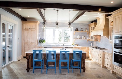Quilchena House | Lakefront luxury house in BC interior - 5 king beds with ensuites - sleeps 25!