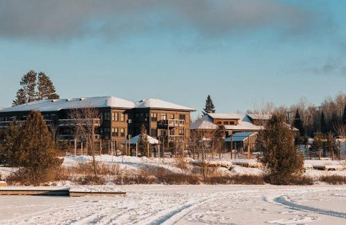 Lac Superieur Village House | Lakefront Mountain View - Resort Access Loft