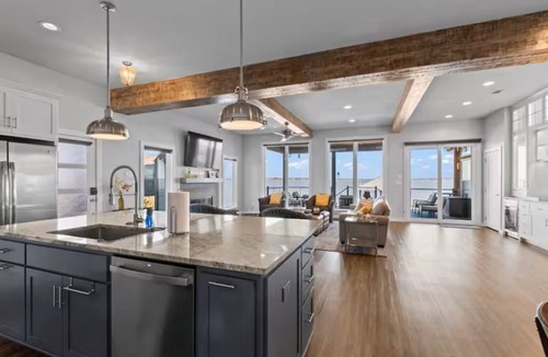 Tool House | Lakefront. Private Infinity Pool. Hot tub. Fishing dock.