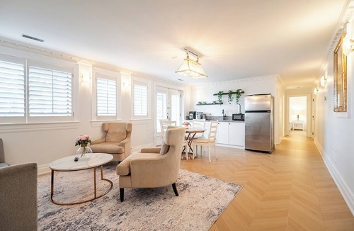 New Toronto House | Lakefront Retreat 10 min from Downtown Toronto