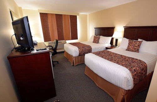 Cold Lake Hotel | Lakeland Inn