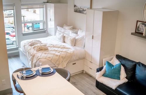Vernon Resort | Lakeshore Beach Pad