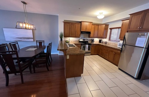 Osoyoos Condo | Lakeshore Villas Resort - Three Bedroom Lakefront Condo