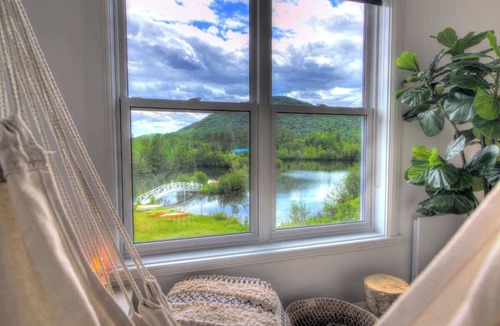 Saint-Brigitte-de-Laval Apartment | Lakeside Getaway #4 | Spa Sauna Firepit