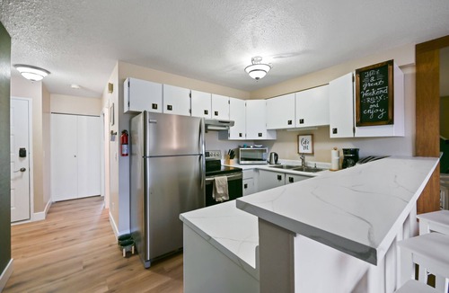 Windermere House | Lakeside 3 bed townhome! Indoor pool/hot tub - Sleeps 8