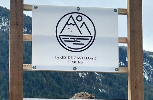 Robson Cabin | Lakeside Castlegar Cabins #1