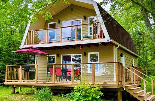 Aldersville House | Lakeside Paradise awaits you!