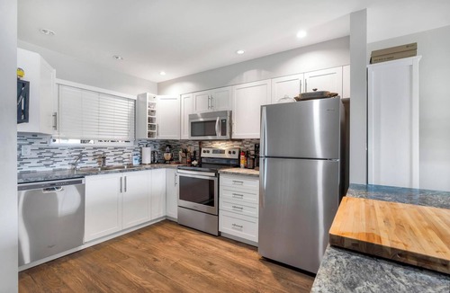 Shawnigan Lake Condo | Lakeside Resort Suite on Shawnigan Lake. Easy beach and lake access!