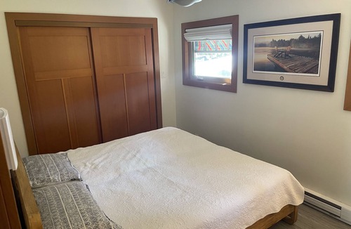 Shawnigan Lake Cottage | Lakeside Serenity, Your perfect retreat at our Charming Lake Cottage.