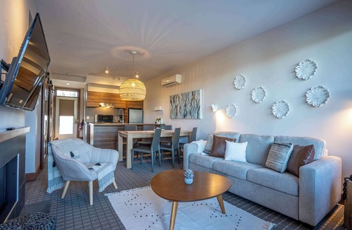 Lac Superieur Village Condo | Lakeside Suite with Mountain View & Resort