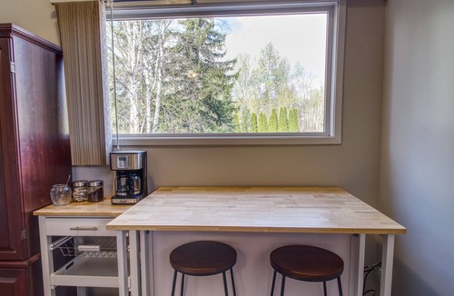 Quesnel Apartment | Lakeside Suite with Garden Views
