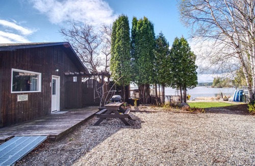 Quesnel Apartment | Lakeside Suite with Garden Views