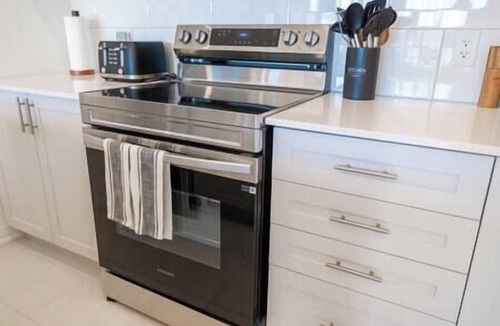 Huntsville Condo | Lakeside Upscale Spa Getaway w/Sauna