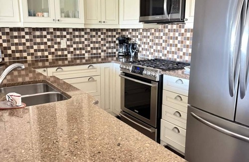 Huntsville Apartment | Lakeview 3BR Escape – Ski & Golf Nearby