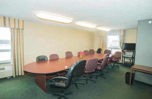 Fort Saskatchewan Hotel | Lakeview Inns & Suites - Fort Saskatchewan
