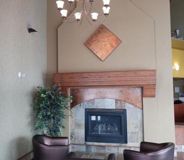 Hinton Hotel | Lakeview Inns & Suites - Hinton