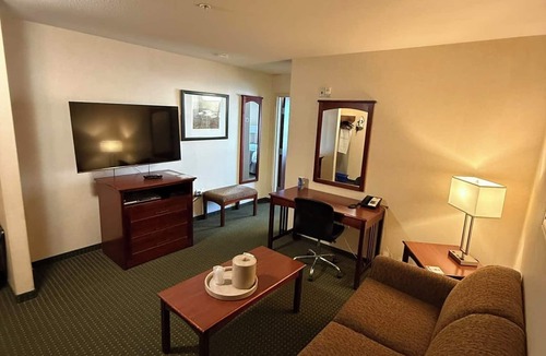 Slave Lake Hotel | Lakeview Inns & Suites - Slave Lake