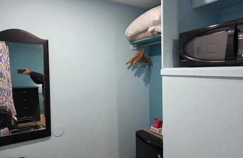 Kincardine Hotel | Lakeview Motel