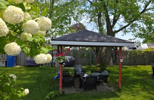 Kincardine Hotel | Lakeview Motel & Cottage