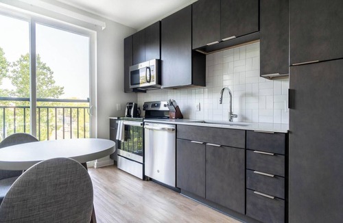 Downtown Apartment | Landing | Amazing Studio, Pool, Yoga Studio