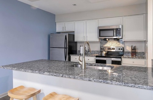 Crabtree Apartment | Landing | Beautiful 2BD, Clubhouse, Gym