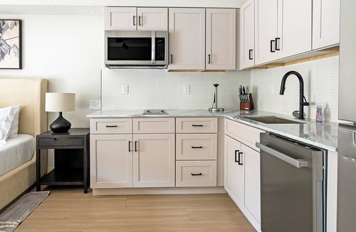 Northeast Raleigh Apartment | Landing | Incredible Studio, Gym, Pool