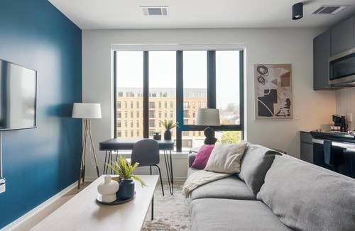 Durham Apartment | Landing | Stylish Studio, Rooftop Lounge, Pool