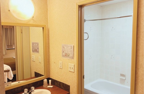 Langley Hotel | Langley Hwy Hotel