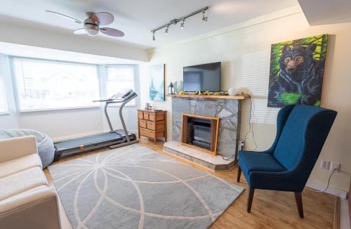 Walnut Grove House | Langley Suite with Full Kitchen