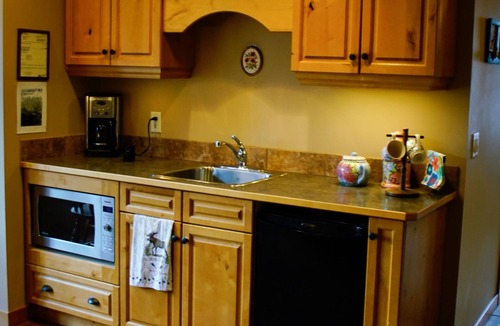 Banff Bed & Breakfast | Larch Room in Banff National Park