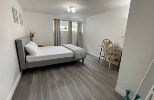 Scarborough Apartment | Large 3 BDR apt. free parking near Bluffers