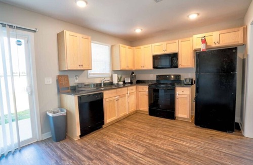 Kannapolis House | Large 3 bedroom | Downtown | Parking