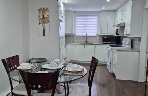Saint-Laurent Apartment | Large, luxurious apartment in Ville Saint-Laurent