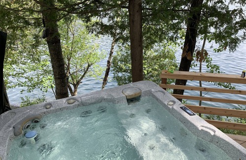Labelle House | Large luxury cottage with hot tub sauna high speed Internet near Mont-Tremblant
