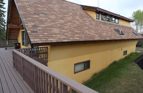 70 Mile House House | Large Spacious Chalet