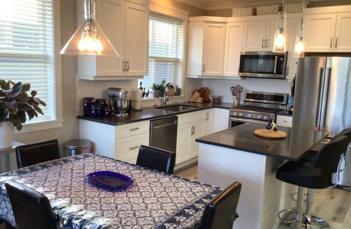 Duncan House | Large two level townhome in the Cowichan valley, sleeps 6