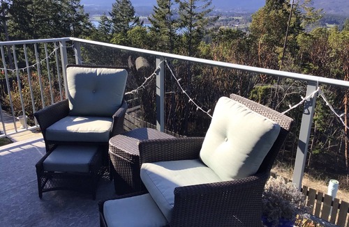 Duncan House | Large two level townhome in the Cowichan valley, sleeps 6