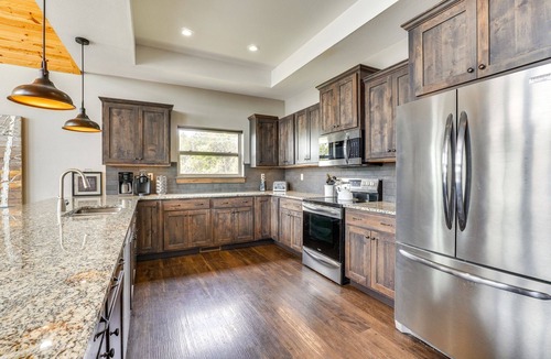 Lampe House | LARGELAKEFRONTLUXURY Steps 2 TableRockLake! 7Bdrm6.5Bath.Sleeps22 CloseAttractns