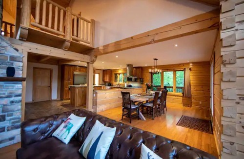 Cumberland Beach Cottage | Lazy Bear Orillia Waterfront Log Home
