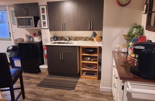 Okanagan-Similkameen House | Lazy Days on Leir Cozy 2BR Suite Near Beach & Wineries