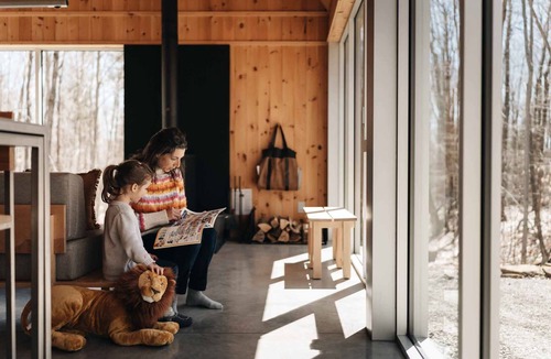 Chertsey Ski Chalet | Le Bois & Lumière - Woodland Retreat, Sauna, Fire & Snowy Trails