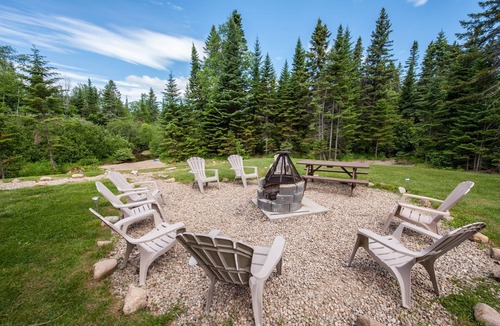 Saint-Tite-des-Caps Cottage | Le Bois Rond Des Ruisseaux