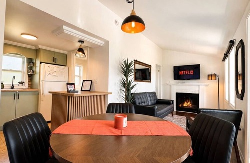 Sainte-Lucie-des-Laurentides Ski Chalet | Le Procrastineux, SPA privé et plage, kayaks
