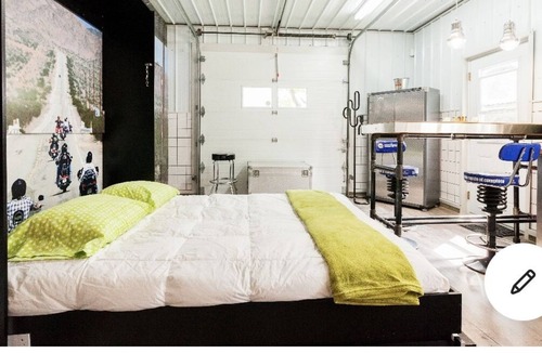 L'Auvergne Cabin | Le Garage bienvenue Welcome Bienvenidos