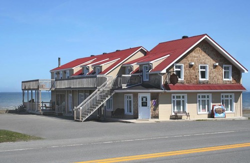 Sainte-Flavie Hotel | Le Gaspesiana