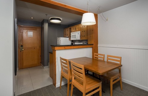 Mont-Tremblant Pedestrian Village Hotel | Le Lodge de la Montagne - Les Suites Tremblant