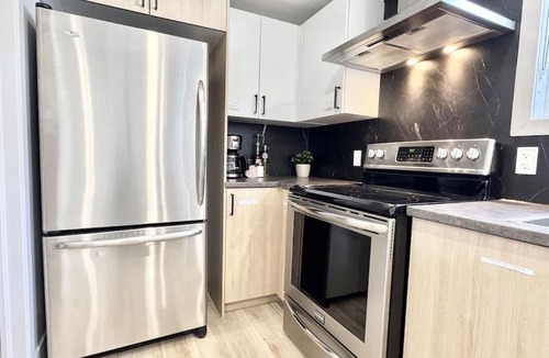 Ste. Foy Apartment | Le Luxueux - with EV Chrger Level 2