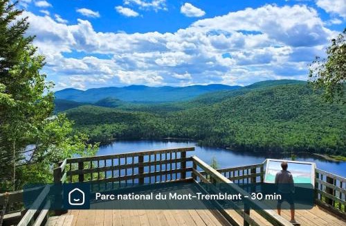 Saint-Faustin-Lac-Carre Ski Chalet | Le Miléna with Private SPA & Sauna, Golf & Pool
